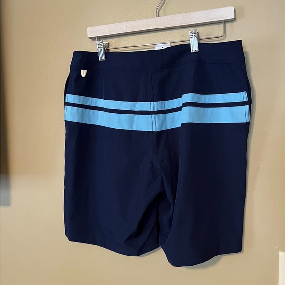 J Crew Men’s Swimming Board Shorts New - Picture 3 of 5